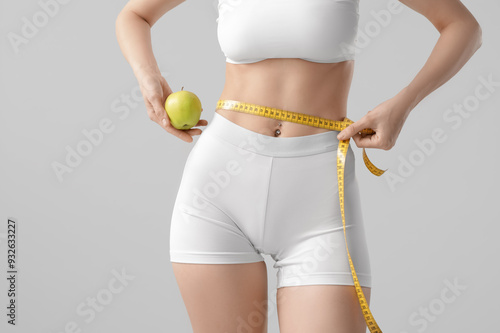 Beautiful young sporty woma...