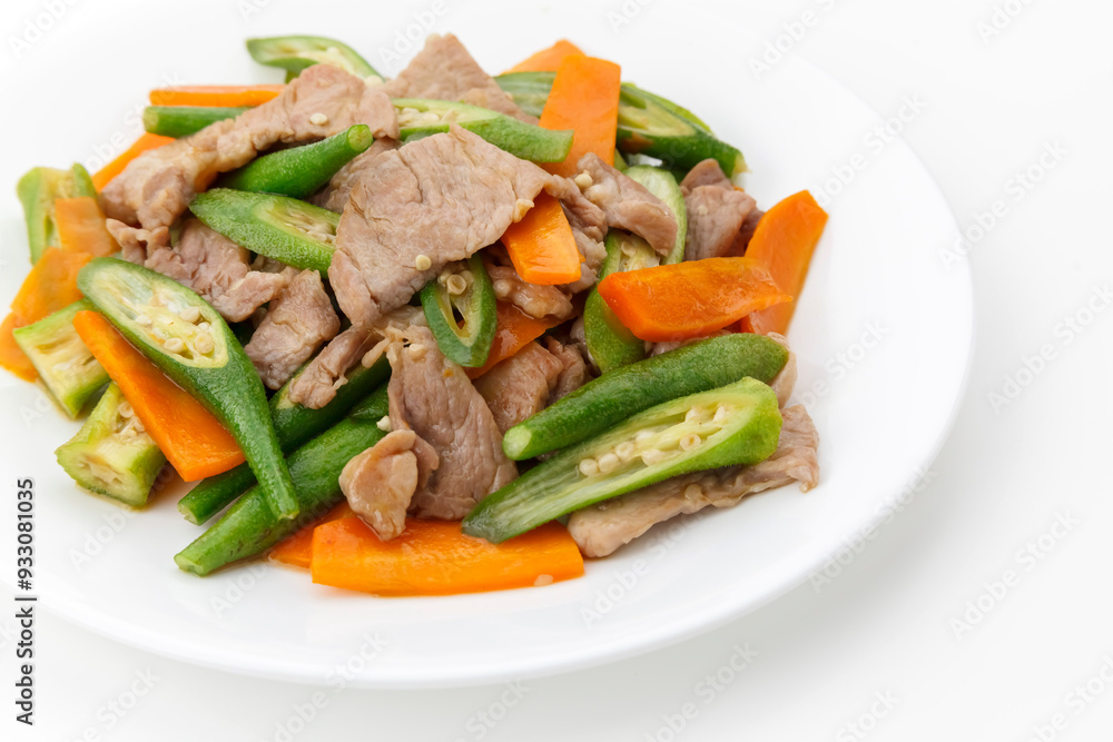 豚肉とオクラと人参の炒め物