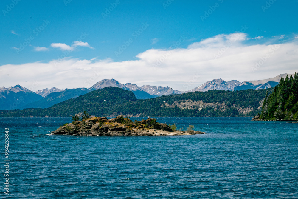 Fototapeta premium Patagonia Landscape. Blue water ,green forest, mountains