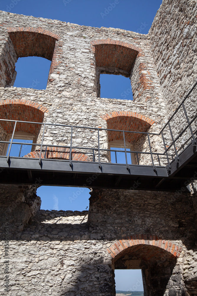 Ruins of 14th century medieval castle; Ogrodzieniec Castle, Ogrodzieniec; Podzamcze, Poland