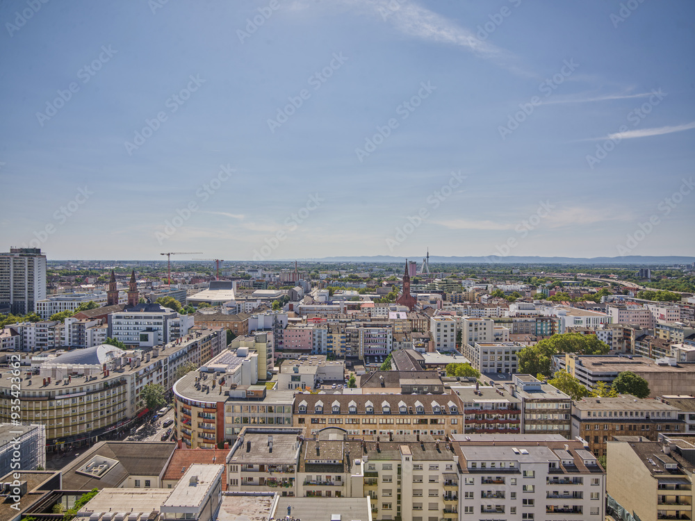 Luftaufnahme von Ludwigshafen: Blick auf die Stadt mit Lutherbrunnen, Brücke und mehr Luftaufnahme von Ludwigshafen: Blick auf die Stadt mit Lutherbrunnen, Brücke und mehr