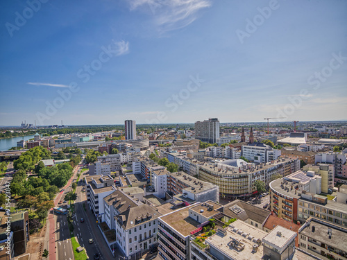 Luftaufnahme von Ludwigshafen: Blick auf die Stadt mit Lutherbrunnen, Brücke und mehr photo