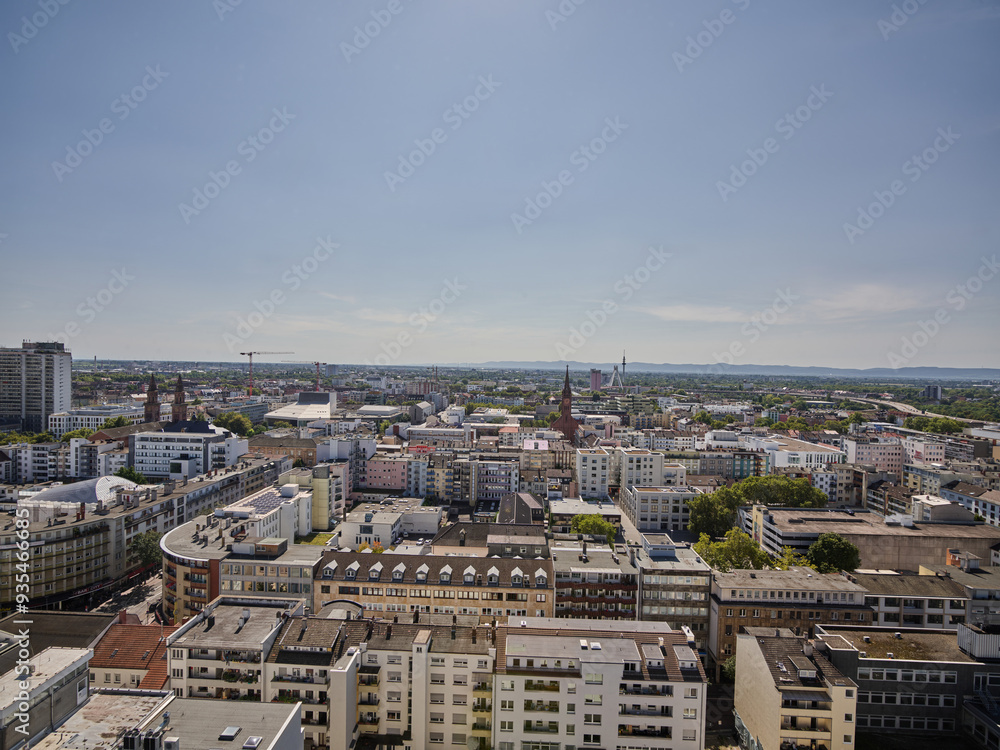 Naklejka premium Panoramablick über Ludwigshafen am Rhein an einem klaren Sommertag