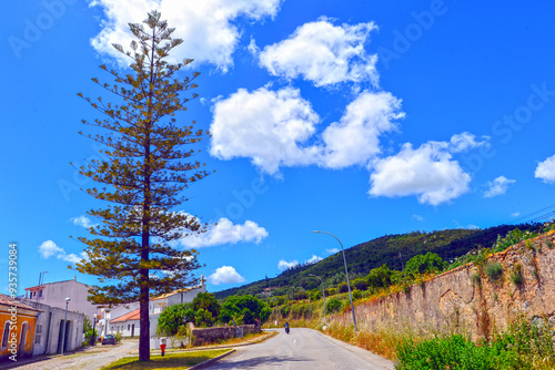 Dorf Casais auf der N267 Monchique in Richtung Aljezur, Algarve (Portugal)