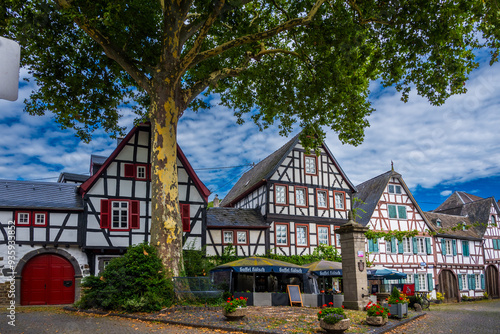 Mittelalterliche Dorfplatz in Erpel am Rhein