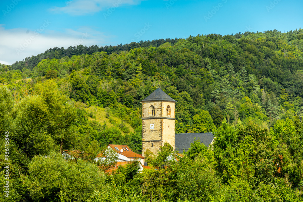 Obraz premium Unterwegs mit dem Fahrrad auf einen Teil der Werratal-Radweg Etappe von der Hörschel bei Eisenach bishin nach Eschwege - Thüringen - Deutschland