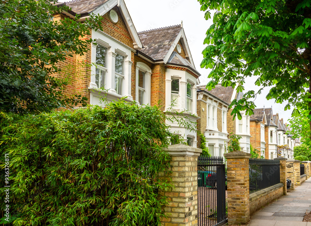 Residential houses on streets of Richmond-upon-Thames, London, UK Residential houses on streets of Richmond-upon-Thames, London, UK