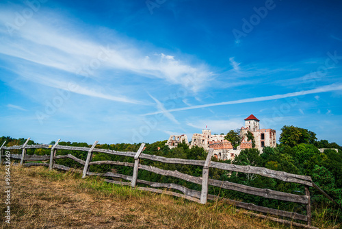 Zamek Tenczyn w Rudnie photo