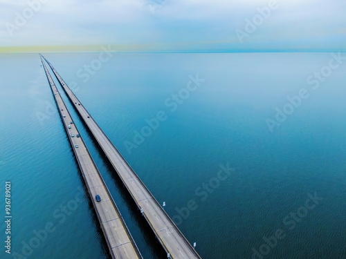 Obraz na płótnie Traffic over the Lake Pontchartrain Causeway Bridge, New Orleans, Louisiana, United States of America