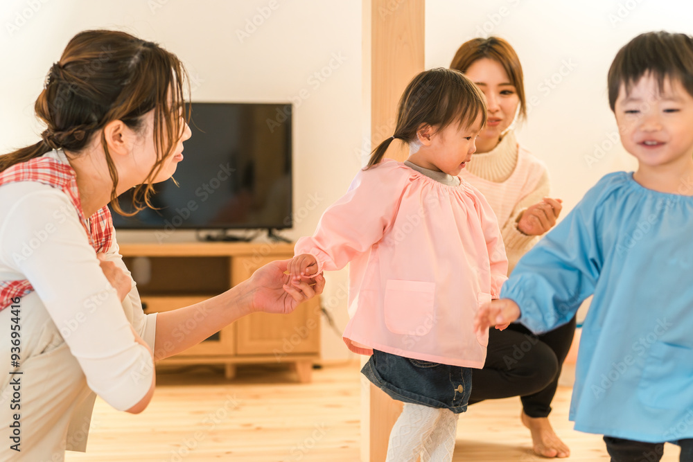 保育園・幼稚園・託児所・保育所で働く保育士・保母さん・ベビーシッターと園児
保育園・幼稚園・託児所・保育所で働く保育士・保母さん・ベビーシッターと園児