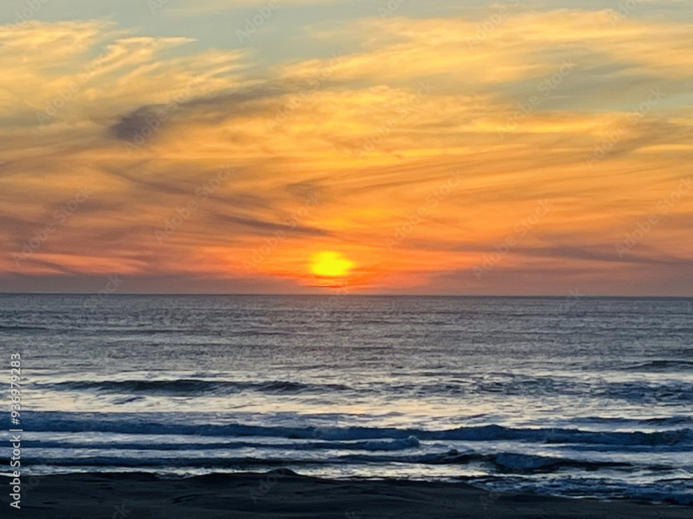 Fototapeta premium Sunset Over The Sea