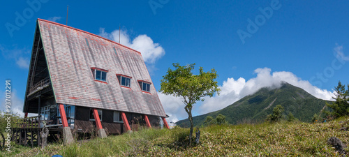 絶景の八子ヶ峰トレッキング　ヒュッテアルビレオと蓼科山　長野県　日本