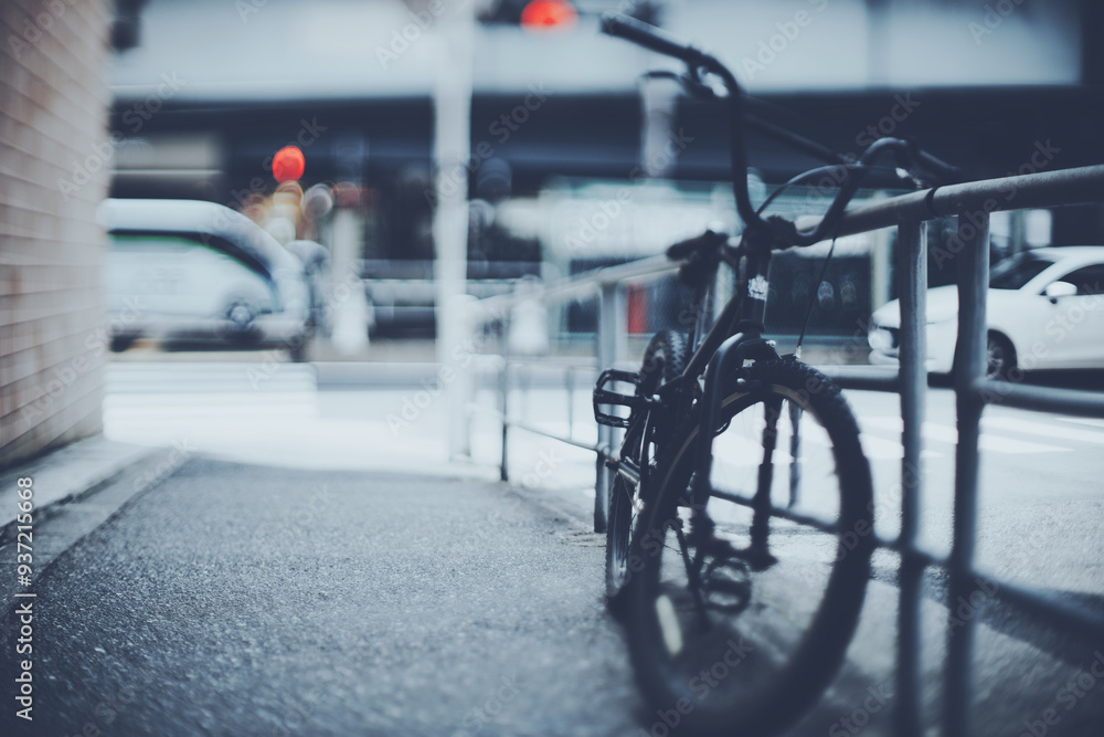 道端に停めた自転車 道端に停めた自転車