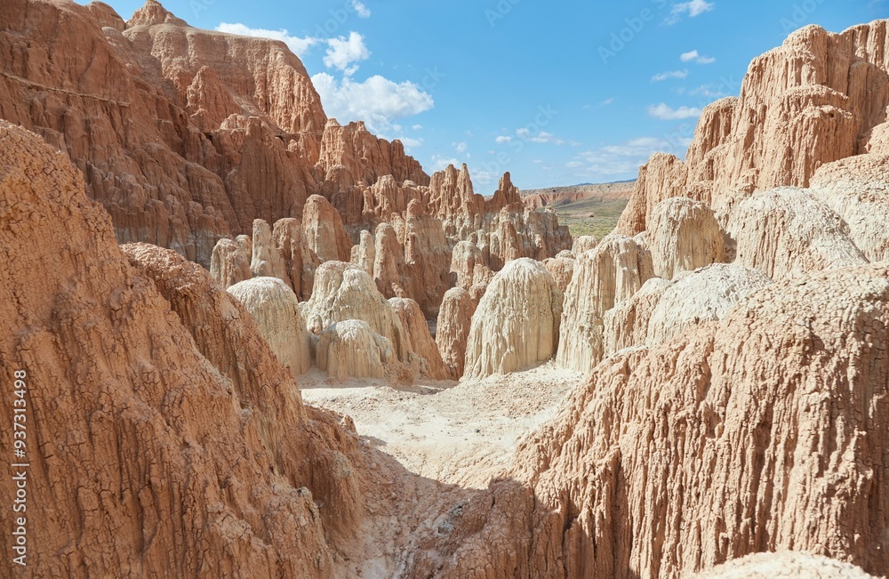 Fototapeta premium Nevada's Stunning Cathedral Gorge State Park