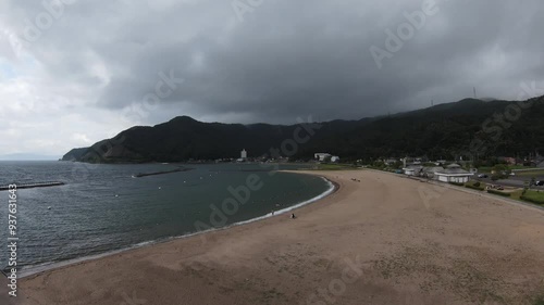 福井県の綺麗な海の鞠山海水浴場　FPVドローン空撮 photo