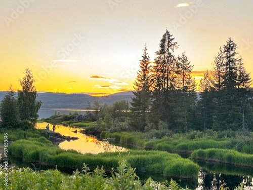 Sonnenuntergang am Mjosa-See bei Lillehammer photo