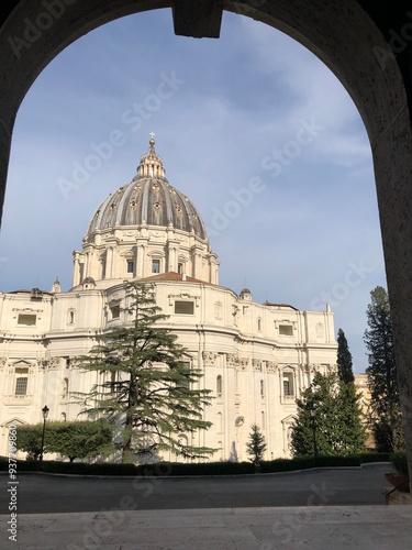 Vaticano San Pietro vista posteriore della basilica e della cupola  photo