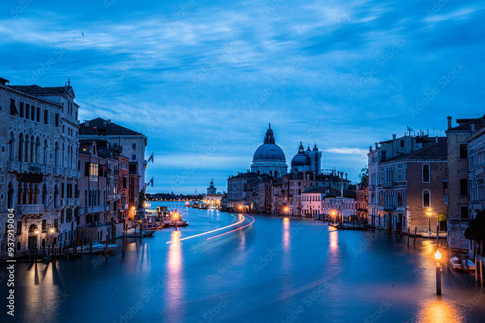 Obraz premium Venedig - Lichterbewegungen im Abendlicht - Rio Grande