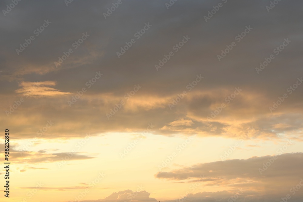Fototapeta premium Picturesque view of sky with clouds on sunset