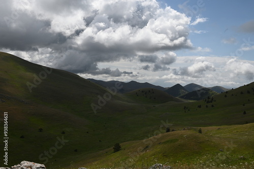 Wallpaper Mural Nuvole sulle montagne Torontodigital.ca