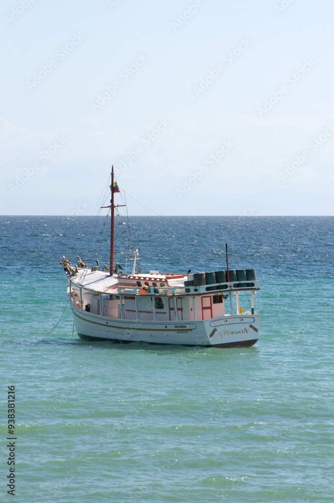 On Margarita Island, boats replace vehicles.
Being an island, the boat is a means of transportation, work, food production, without them there is no life! On Margarita Island, boats replace vehicles.
Being an island, the boat is a means of transportation, work, food production, without them there is no life!