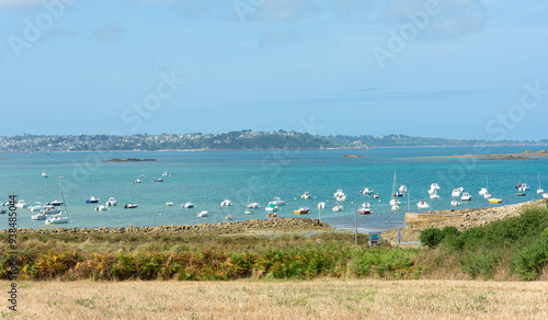 Joli paysage de mer à Trévou-Tréguignec en Bretagne - France photo