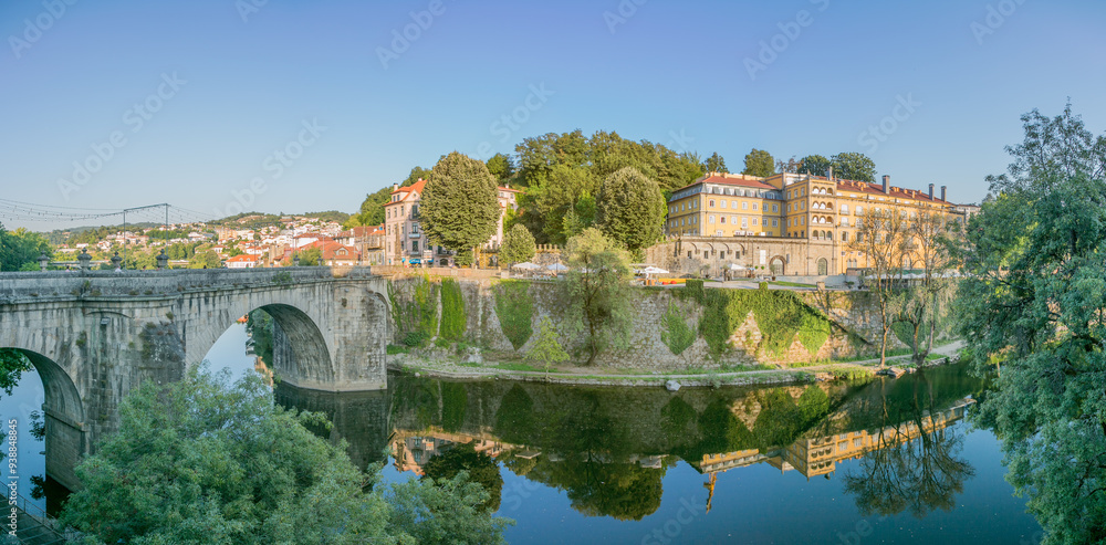 Obraz premium Old town of Amarante, Northern Portugal, Porto district, with Tamega river, ancient building and historic bridge (panorama)