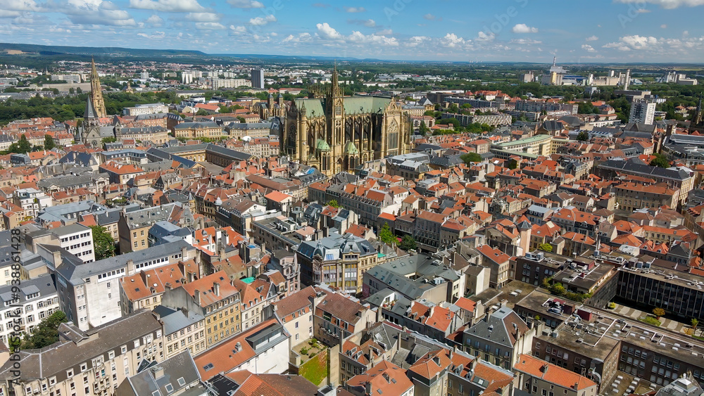 Obraz premium View from above to the city of Metz which is a town in France with a historical city center 