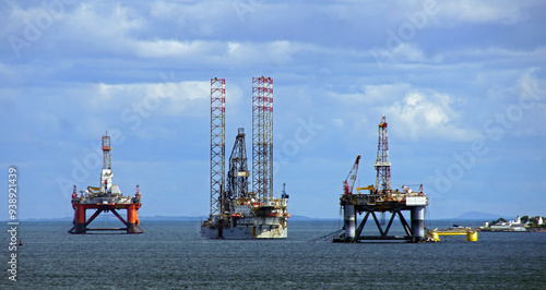 Obraz na płótnie Ölplattformen im Cromarty Firth