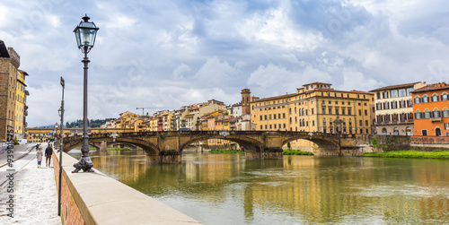 Obraz na płótnie Panorama of street lights at the riverbank in Florence, Italy w salonie