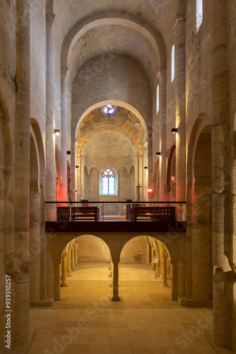 Intérieur de l'abbatiale de Cruas