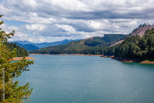 Beautiful view of the Green Peter Lake in Oregon