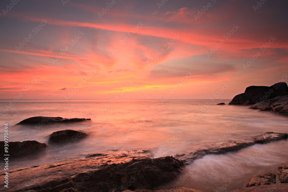 Obraz premium Beautiful twilight sunset on Similan island in Mu Ko Similan National Park, Phang Nga Province, Thailand 