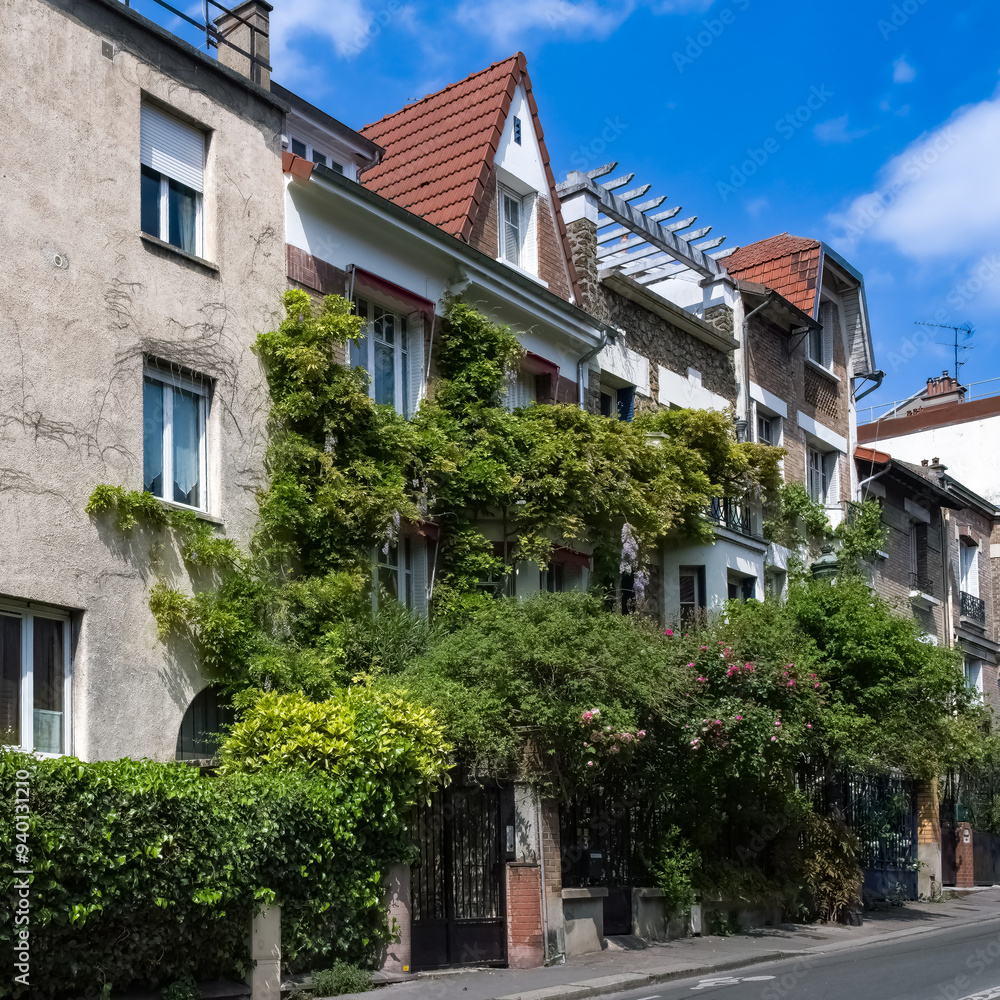 Paris, picturesque neighborhood of the Campagne in Paris, in the 20e arrondissement, in spring
Paris, picturesque neighborhood of the Campagne in Paris, in the 20e arrondissement, in spring