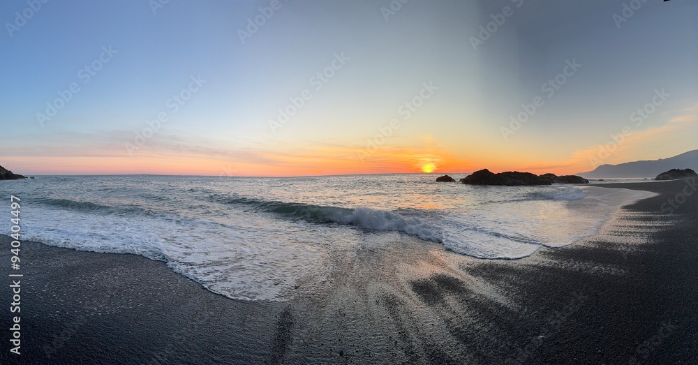 Obraz premium sunset over the sea