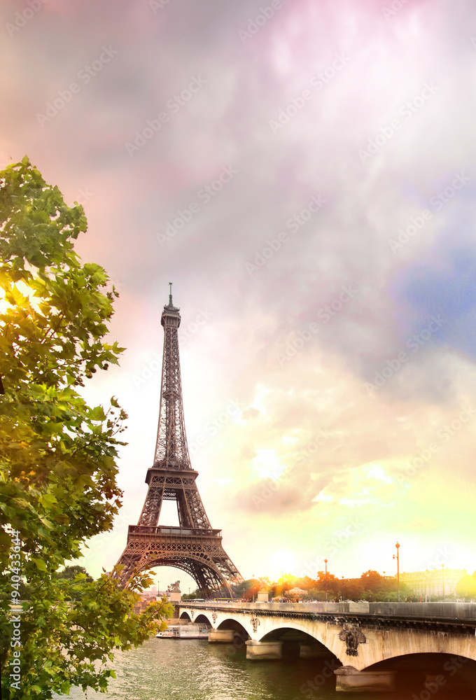 Naklejka premium Paris sunset background. Eiffel Tower, France