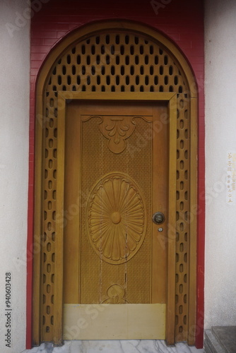 door of the chinese temple 2