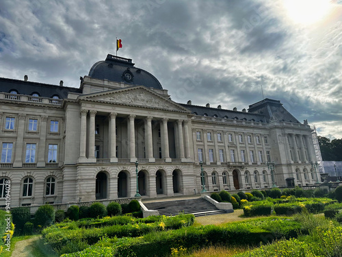 The City of Brussels is the largest municipality as well as the capital of the Flemish Region and Belgium. 