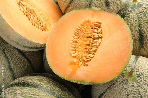 Fotografía Many ripe Cantaloupe melons as background, closeup