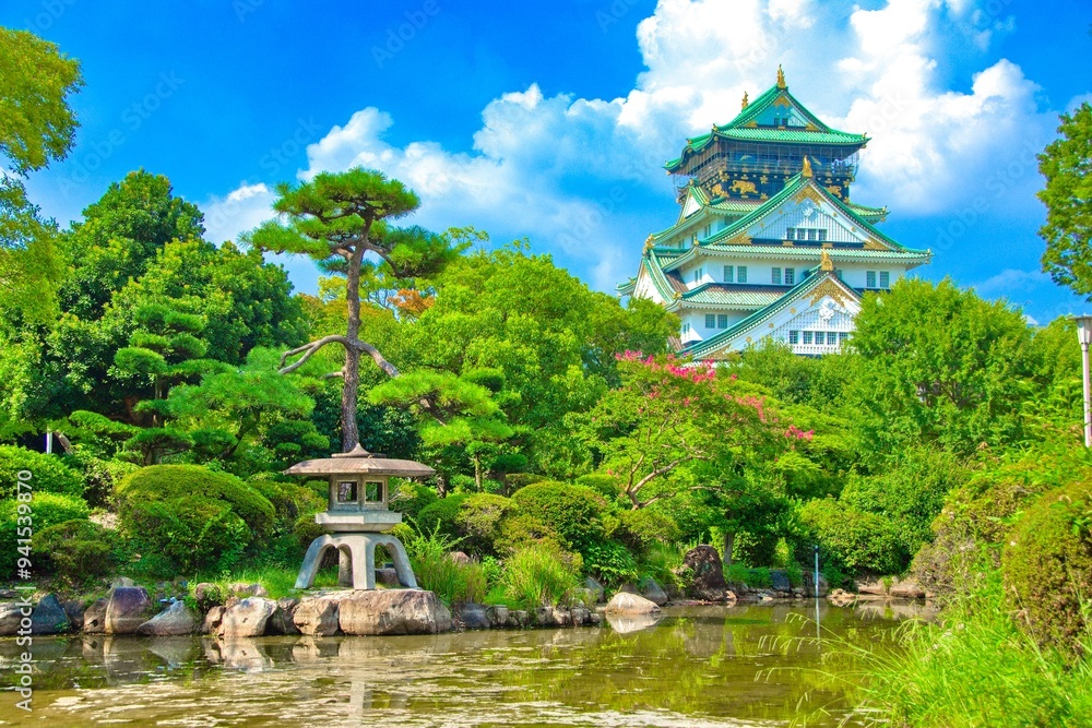 Obraz premium A beautiful view of the majestic Osaka Castle, Osaka Japan