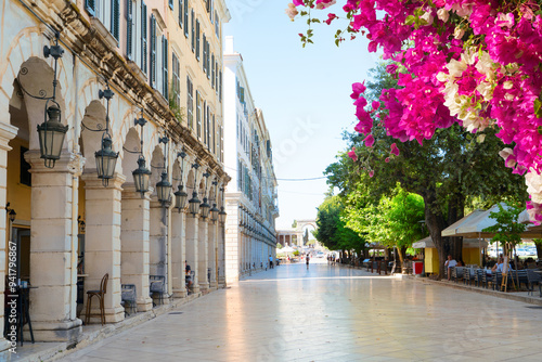 Fototapeta Naklejka Na Ścianę i Meble -  Corfu town, central square in old town of Kerkyra, Corfu Greece