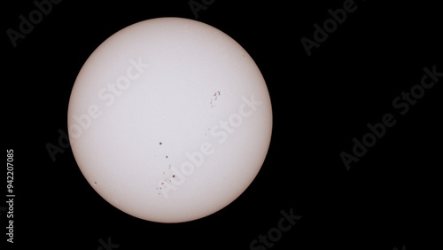 Obraz na płótnie photograph of the sun made with a reflex camera, sunspots are observed w salonie