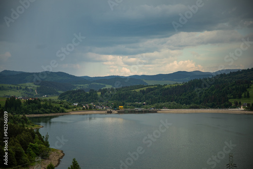 Widok na jezioro czorsztyńskie, jezioro, czorsztyn, tama, woda, widok