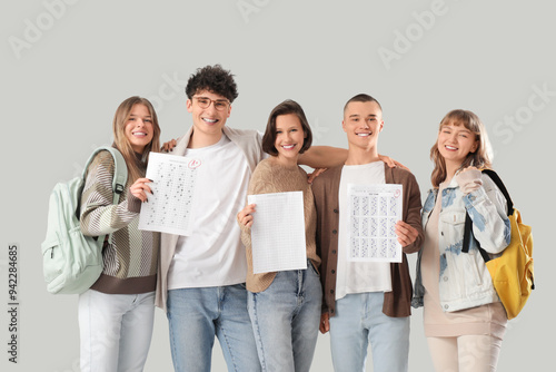 Group of students with resu...