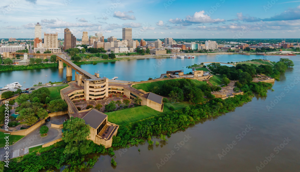 Fototapeta premium Mud Island Park and downtown city skyline of Memphis, Tennessee, United States of America.