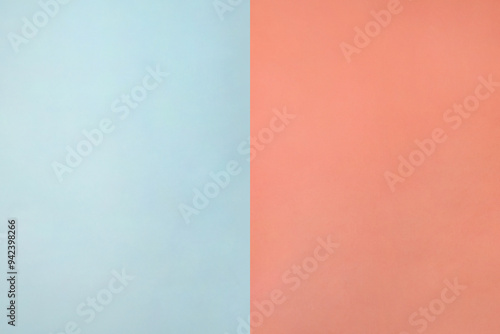 中心から左右に分かれた古いピンク色と水色の紙の背景