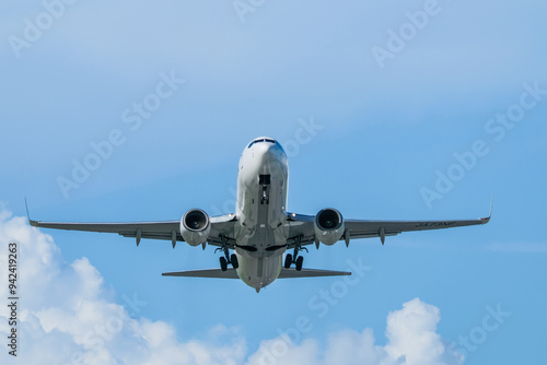 Obraz na płótnie 離陸する飛行機 w salonie