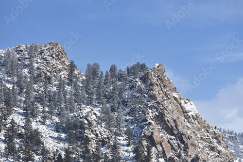 Wallpaper Mural snow-covered rocky mountainsides   Torontodigital.ca