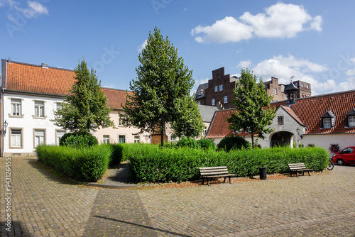 Düsseldorf, Kaiserswerth, St.Suitbertus Stiftsplatz photo