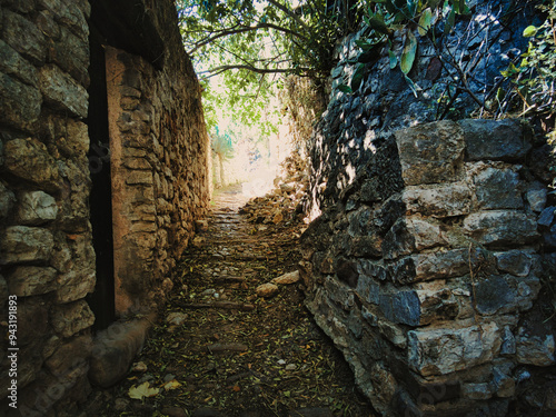 Le Luv - Village in Provence (France) photo